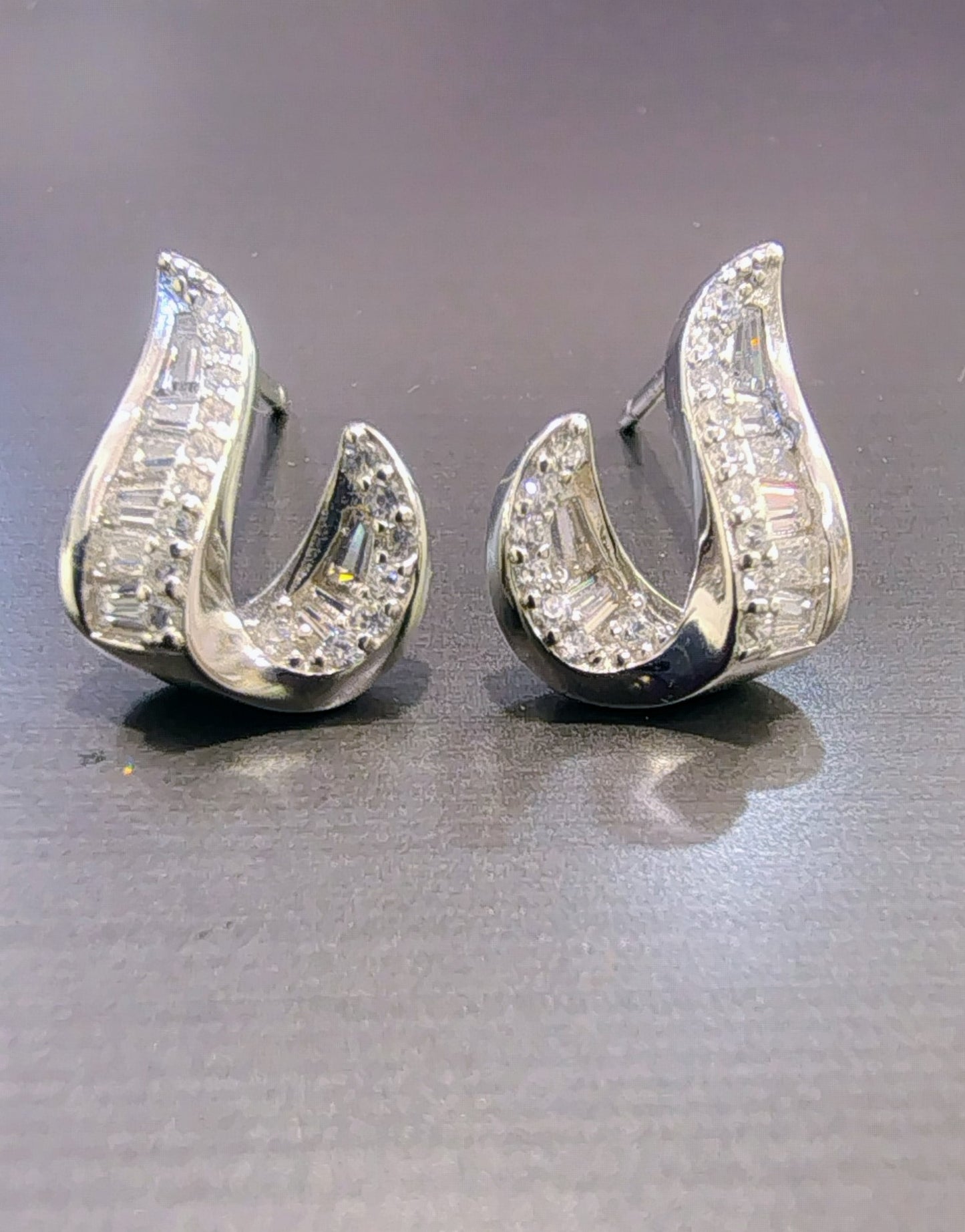 SEMI TWISTED TOPS WITH AD