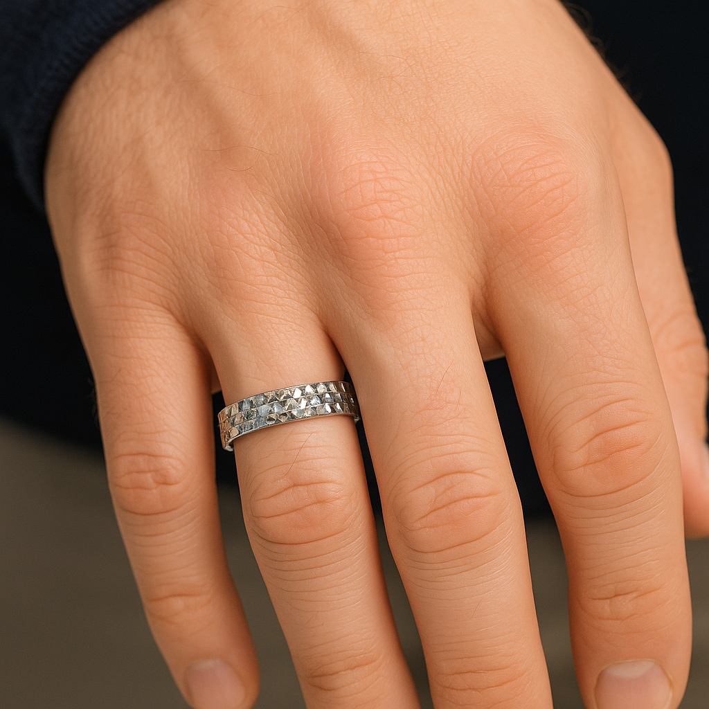 BAND RING DIAMOND TEXTURED (UNISEX & UNIQUE)