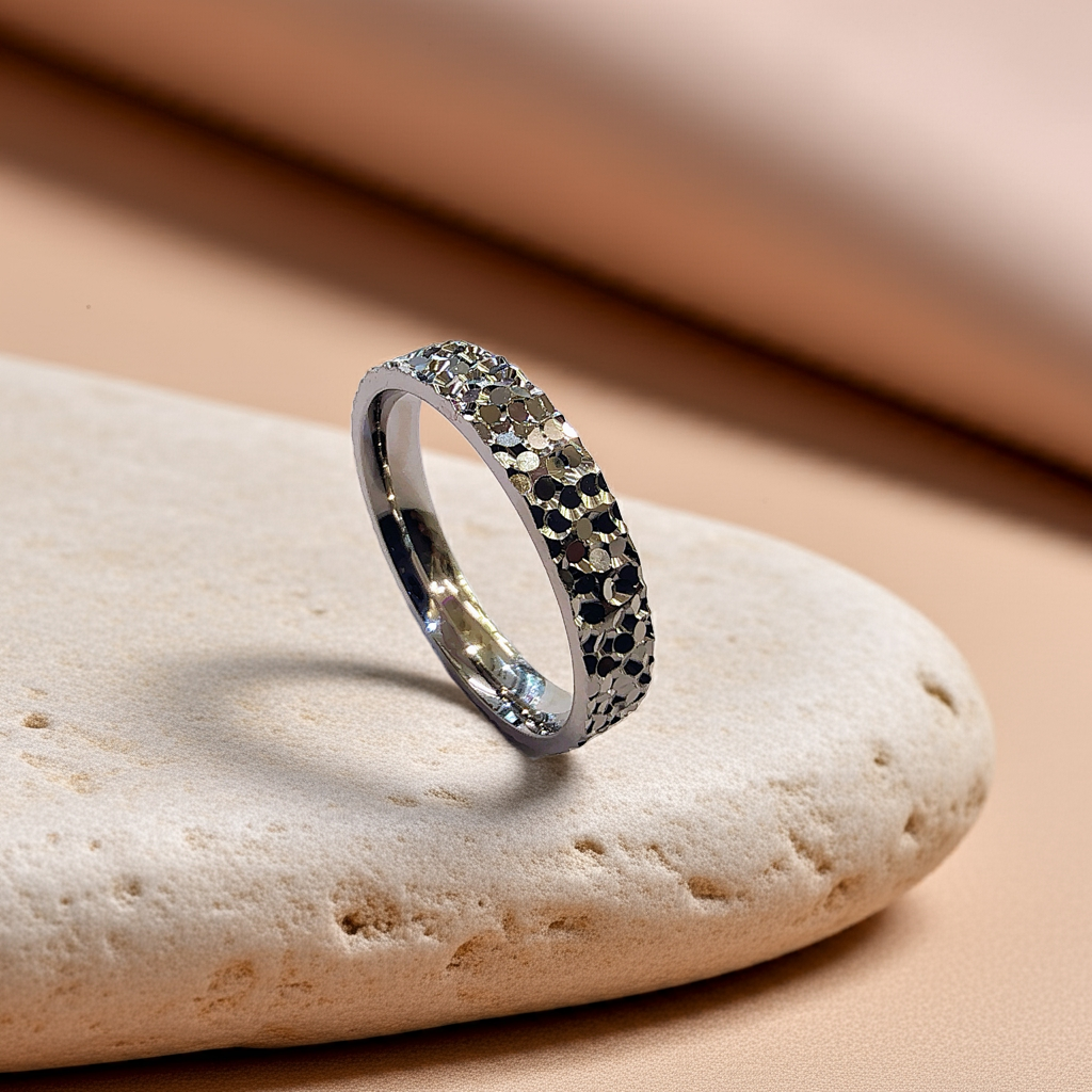 BAND RING DIAMOND TEXTURED (UNISEX & UNIQUE)