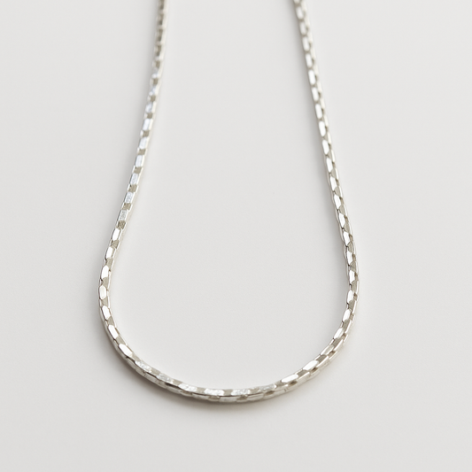 Sleek Minimalist Silver Chain 18 Inch Unisex Desing