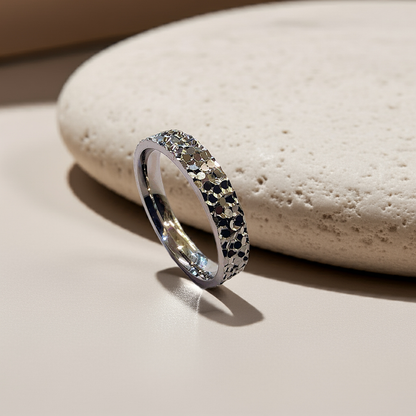 BAND RING DIAMOND TEXTURED (UNISEX & UNIQUE)