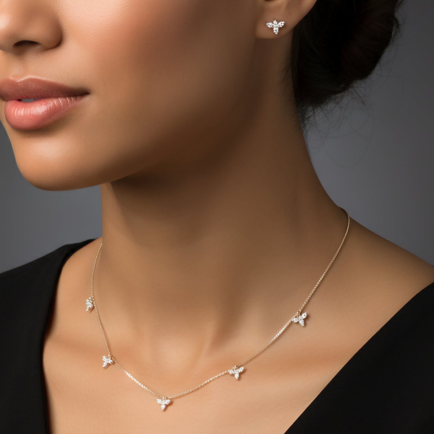 Necklace with multi leaf charms